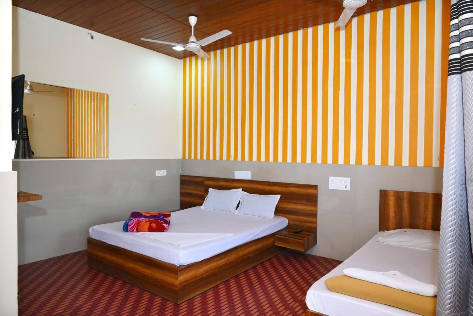 P P Lodging Mangvadi Exterior photo
